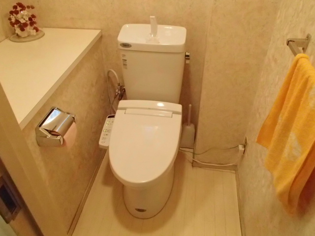 トイレ取替工事（名古屋市千種区） INAX アメージュZ+シャワートイレKB